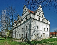 Autor 	ZeroJeden; Wikimedia Commons; Creative Commons Uznanie autorstwa – Na tych samych warunkach 3.0 Polska. 